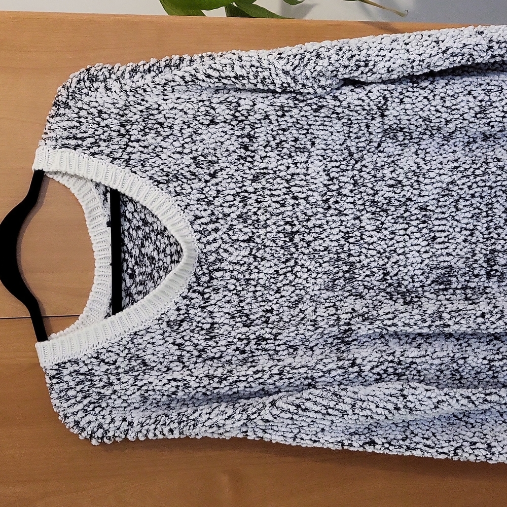 Daniel Laurent sweater